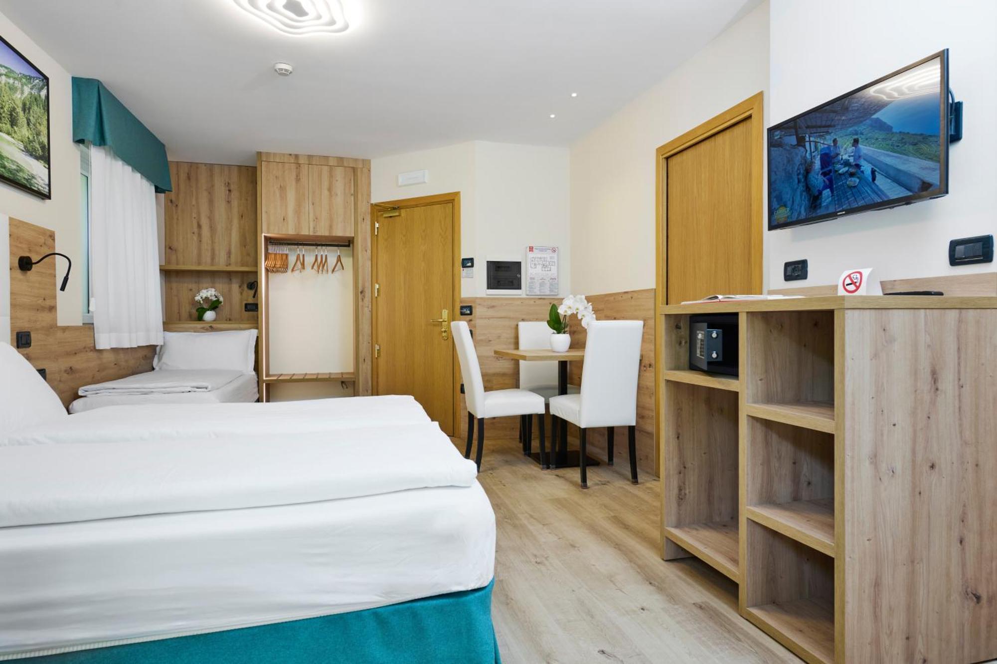 Residence Hotel Miralago Pergine Valsugana Exterior photo