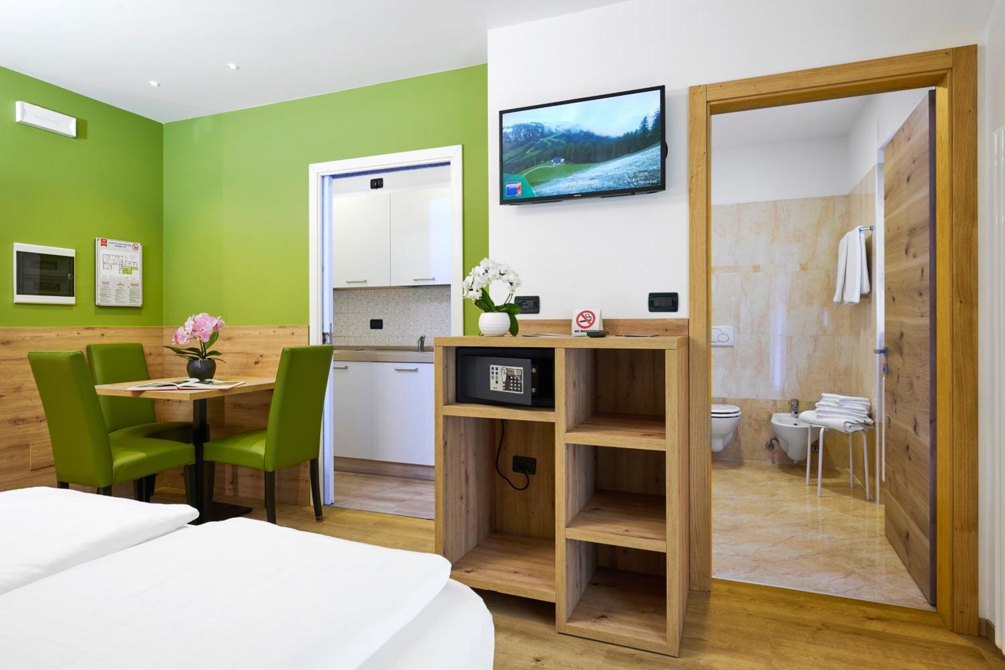 Residence Hotel Miralago Pergine Valsugana Exterior photo